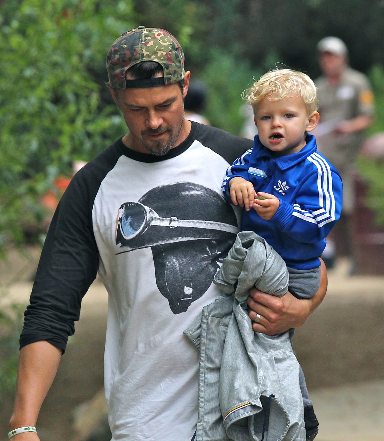 ¡Compartió con su papá una hoja!