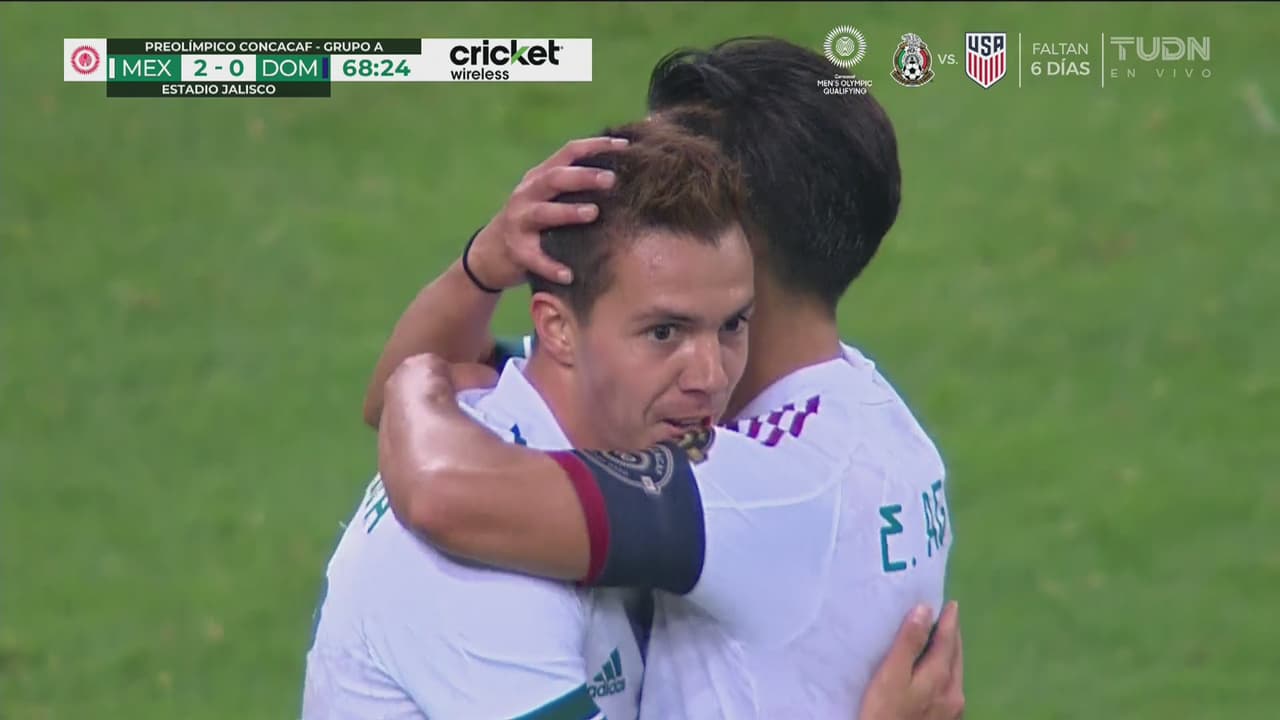 ¡Déjenlo de delantero! Córdova consigue su 'hat-trick'