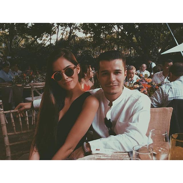 Después de muchos años de la tragedia ella es feliz con su abuela, sus hermanos, su padre y su novio.