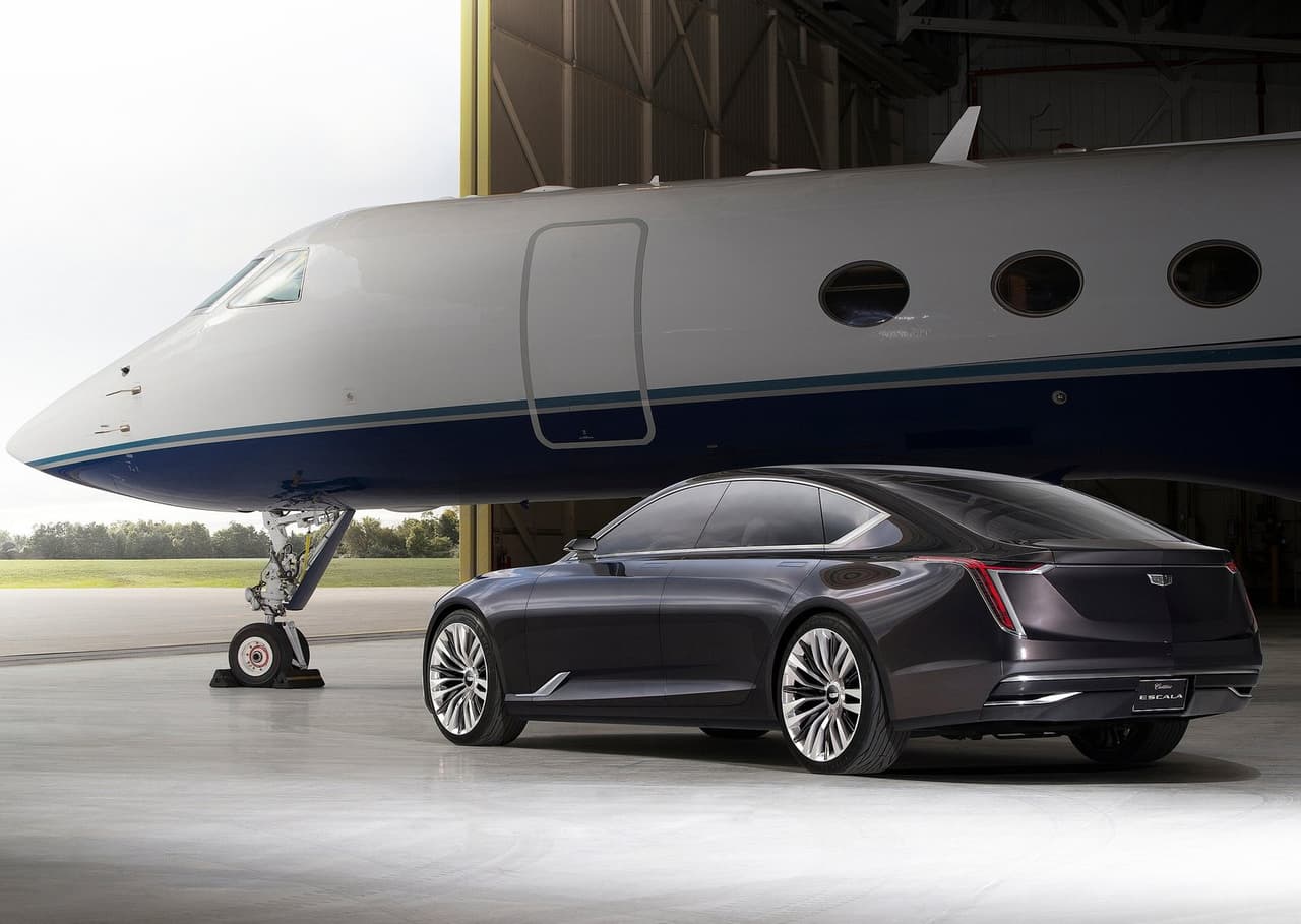 Cadillac no dio a conocer muchos detalles respecto a la motorización del prototipo. Sólo señaló que dispone de un
<b> motor V8 de 4.2 litros capaz de desarrollar cerca de 500 HP</b>. Este bloque es el prototipo de un nuevo sistema en desarrollo para futuros modelos de Cadillac.