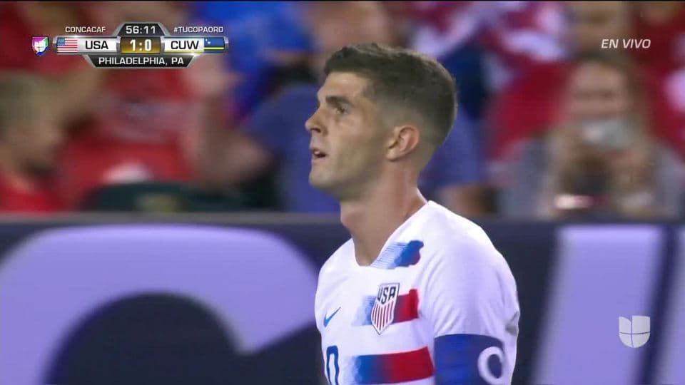 Tiro desviado de Christian Pulisic