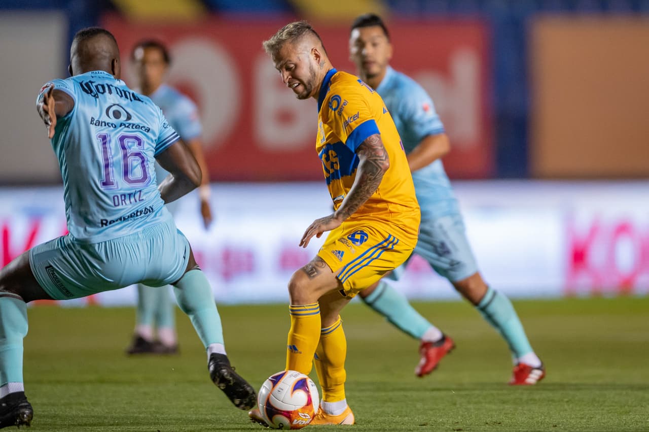 Tigres se queda con 10 hombres desde el minuto 10 y Mazatlán no desaprovecha la superioridad y vencen 1-2 a Tigres. Los felinos bajan a la doceava posición y Mazatlán sube a la octava, todo queda a la espera de otros resultados.