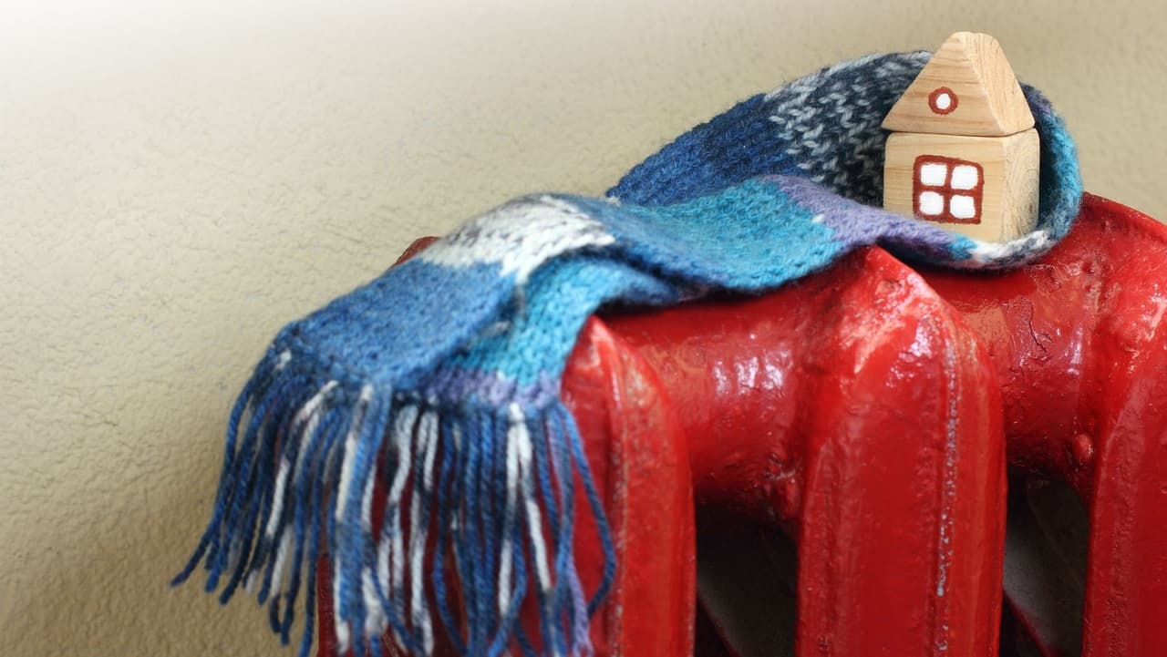 <b><a href="https://www.dhs.pa.gov/Services/Assistance/Pages/LIHEAP.aspx?fbclid=IwAR2dVhnH4QV1dMQIm8HoTPr6dmuU06a9l1zukPyfRJ1eRw99ZjlztfoBYjU" target="_blank">Programa de Asistencia de Energía para Hogares de Bajos Ingresos </a></b>( LIHEAP) ayuda a las familias que viven con bajos ingresos a pagar sus facturas de calefacción en forma de una subvención en efectivo. Los hogares en peligro inmediato de quedarse sin calefacción también pueden calificar para subvenciones de crisis. La subvención en efectivo es un pago único que se envía directamente a la empresa de servicios públicos/proveedor de combustible para que se acredite en su factura. Estas subvenciones oscilan entre $500 y $1,500 según el tamaño del hogar, los ingresos y el tipo de combustible. Recuerde: Esta es una subvención y no tiene que ser reembolsada.