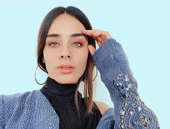 Por su parte, Esmeralda también subió una imagen junto al actor que es 10 años más grande que ella.