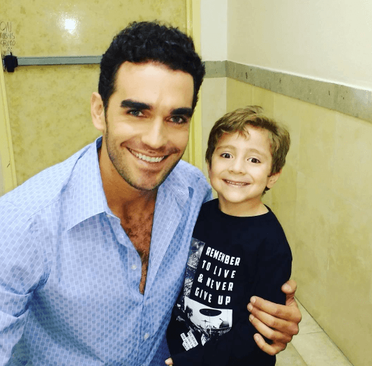 En la vida real su nombre es Said Casab y parece ser tan travieso y ocurrente como el 'Morris'.