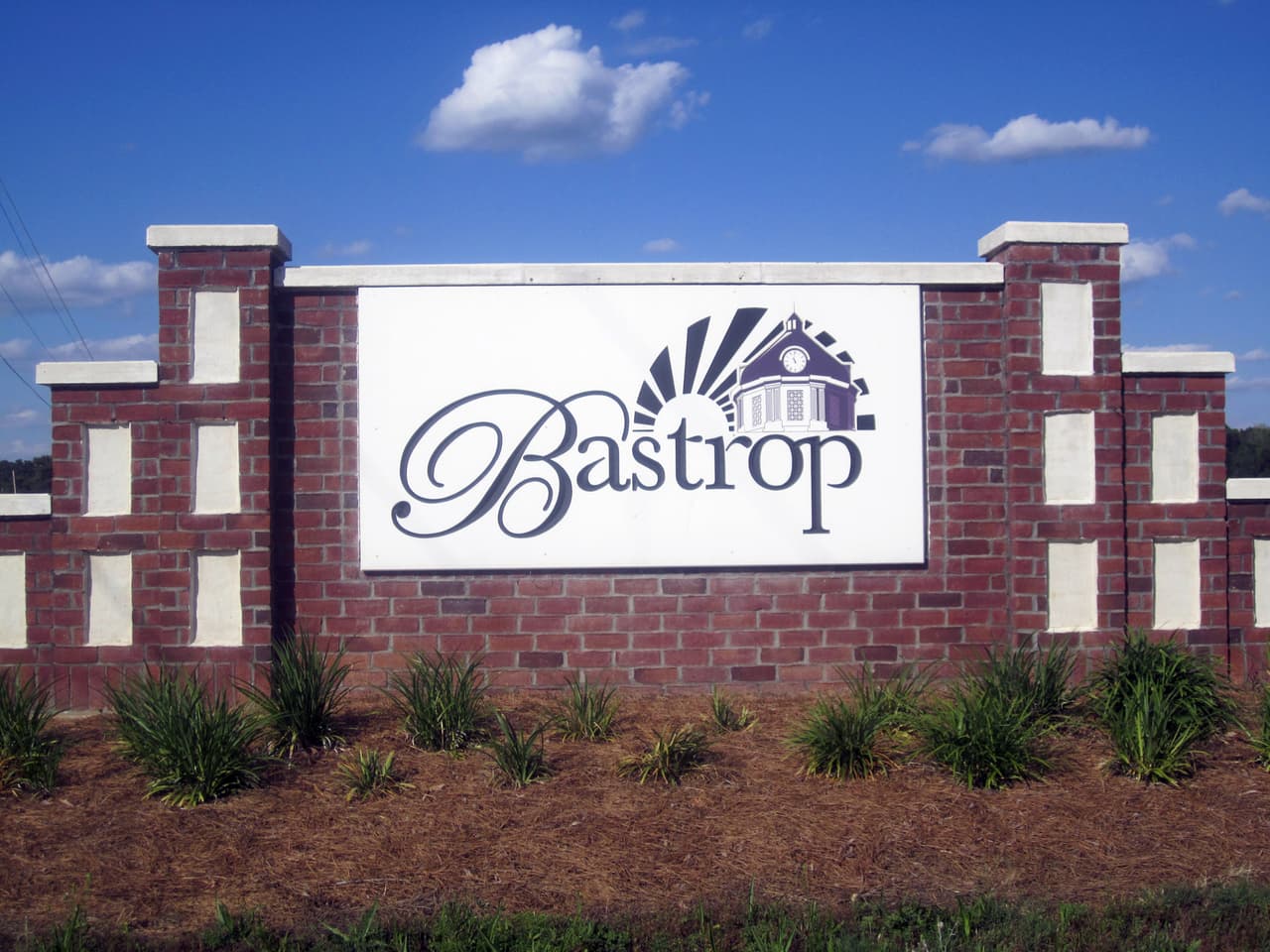 <b>Puesto 5. Bastrop, Louisiana. Tasa de pobreza: 43,5% (estado: 19,6%). </b>Ingreso medio por hogar: 21,364 dólares (estado: 46,710) Valor medio de la vivienda: 73,000 dólares (estado: 152,900). Población: 10,643.