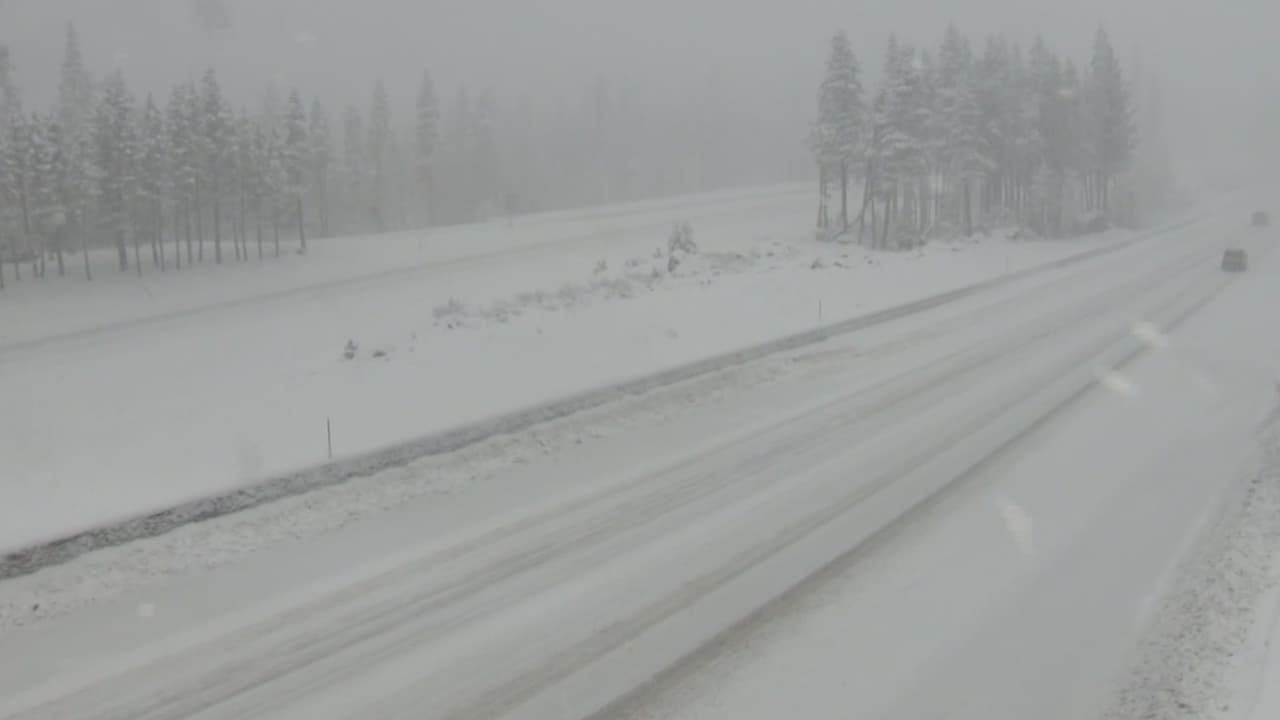 Avalancha en condado de Nevada atrapa esquiadores mientras California sufre tormenta