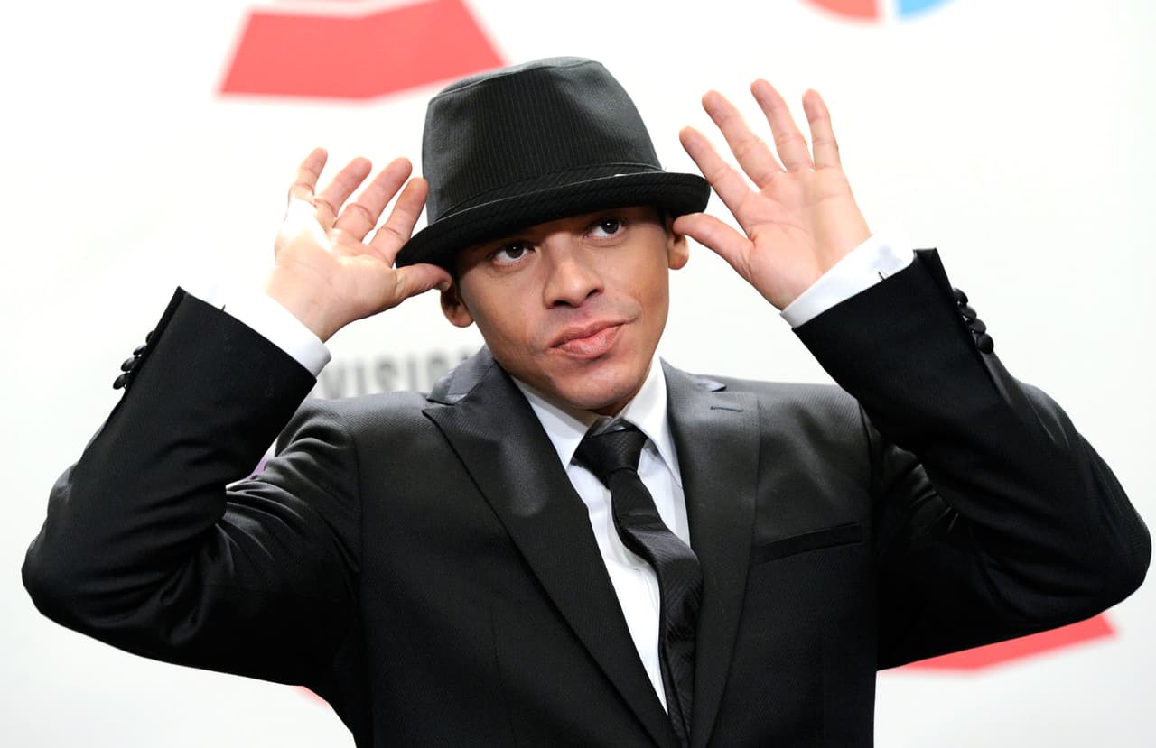 En 'La Vida del Filósofo' (2017) es el hijo de la leyenda del rap y el reggaeton, Luis A. Lozada Jr., quien se mete en la piel de Vico C para interpretar su rápido ascenso a la fama, así como los momentos más oscuros de su trayectoria.