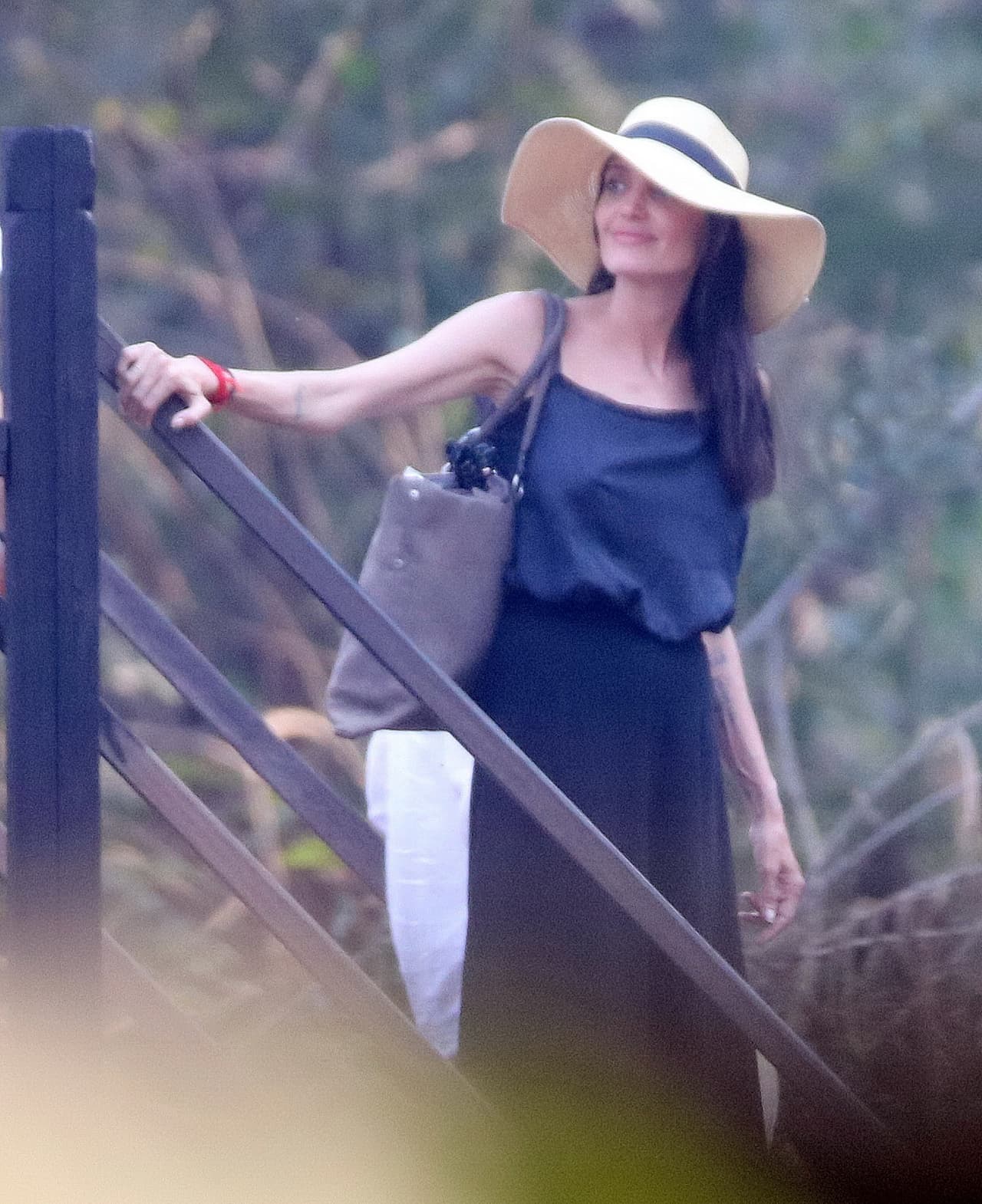 Angelina Jolie se encuentra en Camboya filmando su nueva película, 'First They Killed My Father'.