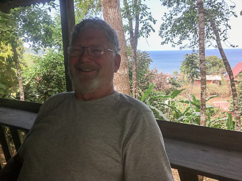 Ante la perspectiva de un costoso procedimiento dental en Maryland, el escritor Mike Salmon buscó fuera del país y terminó poniéndose cinco coronas en Costa Rica.
<br>