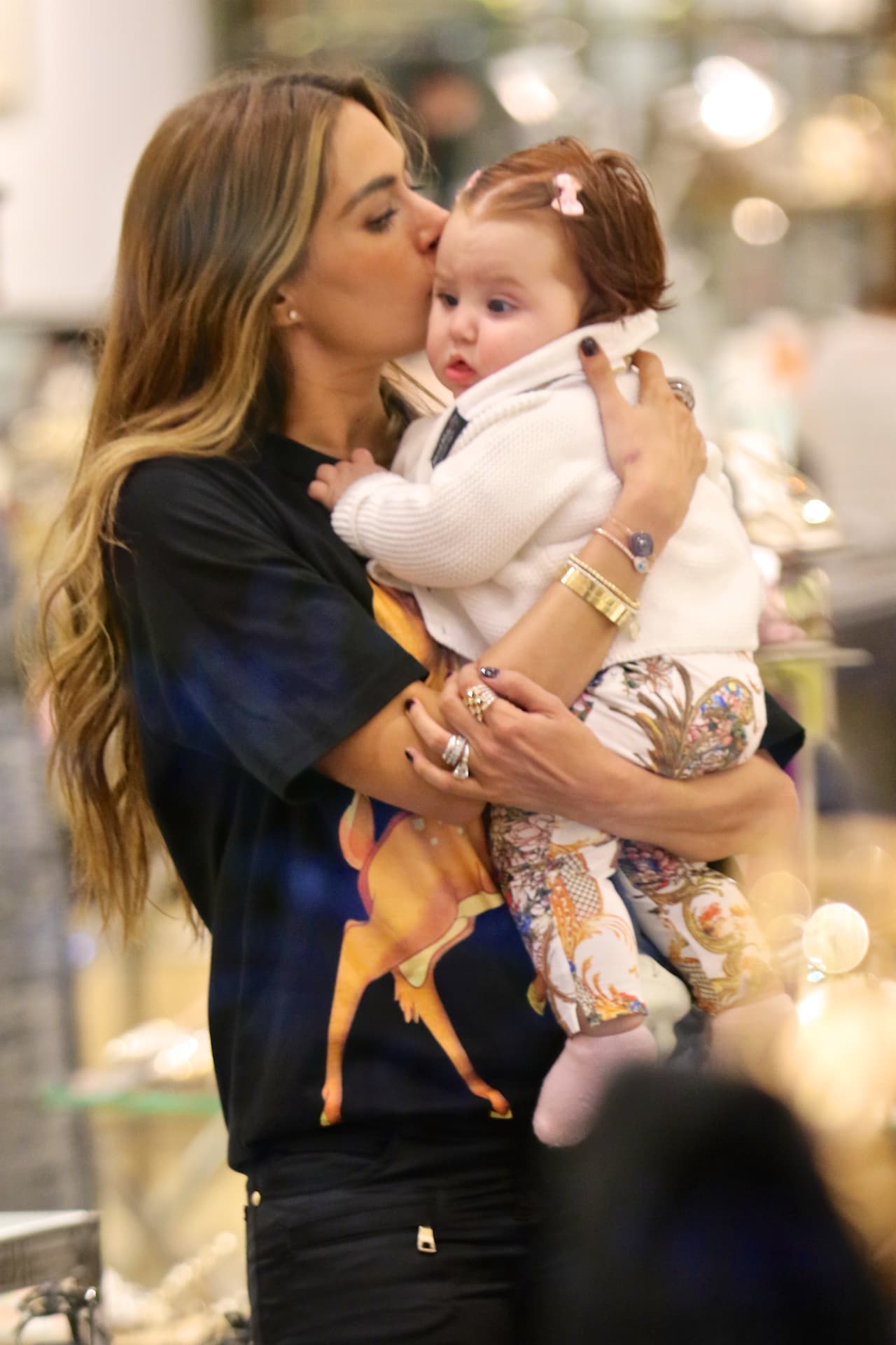 Oh, pero ¿y esa bebita? Es la nena de una amiga de Galilea que le pidió que la cuidara un momento.