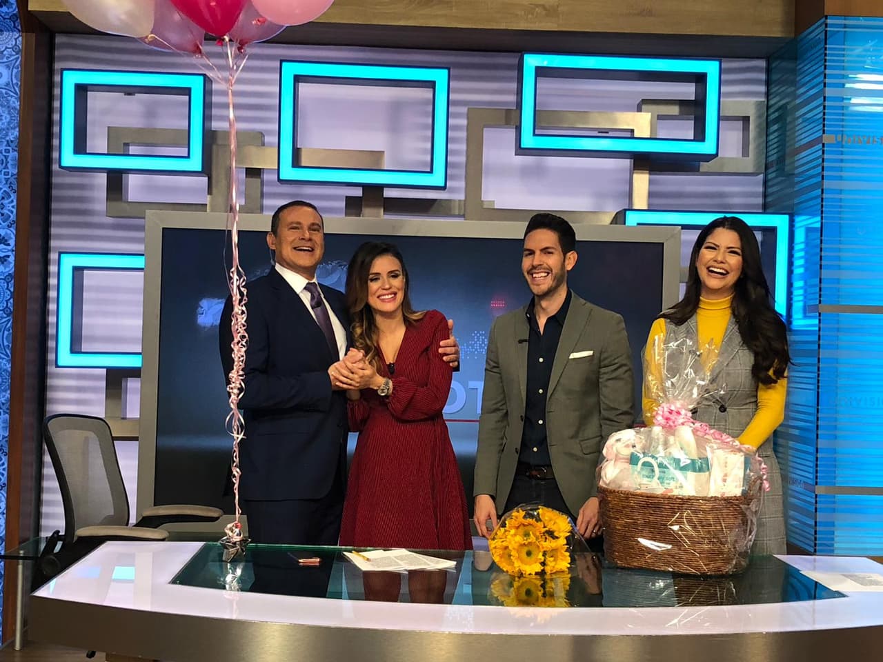 Para el esposo de Carolina pensar en esa bebita que llega a complementar la familia lo llena de ilusión.