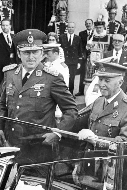 Alfredo Stroessner, ex presidente-dictaror de Paraguay Sin embargo, el más notorio de los asilados en Brasil fue el general paraguayo Alfredo Stroessner, quien vivió en Brasilia desde 1989 y murió en esa capital hace 7 años.