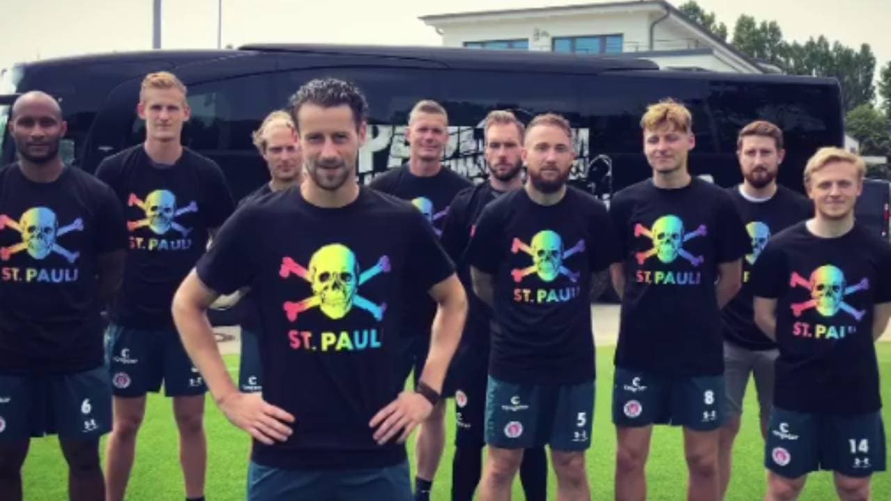 Jugadores, staff y aficionados del club que milita en la segunda división, tienen una identidad antifascista e incluyente; además comparten ideales sociales de íconos como Emiliano Zapata y ‘El Che’ Guevara.