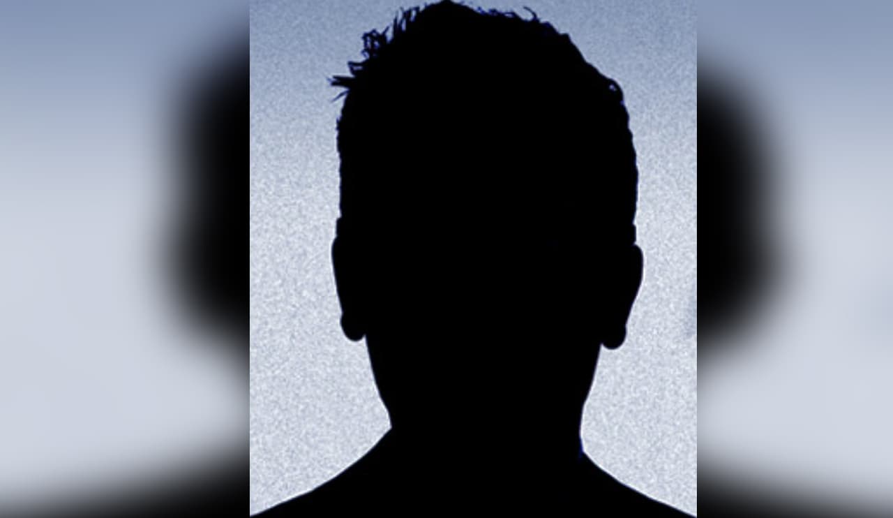 La información sobre la muerte de
<b> José Martínez,</b> de 82 años, es poca. DPS solo indica que su cuerpo fue hallado el 5 de mayo del 2002 en su residencia de St. Petersburg con múltiples heridas. Puede enviar pistas o ver la lista completa de casos irresueltos en los que se pide la ayuda del público en el
<a href="http://www.dps.texas.gov/TexasRangers/UnsolvedHomicides/topCases.aspx">sitio de DPS</a>.