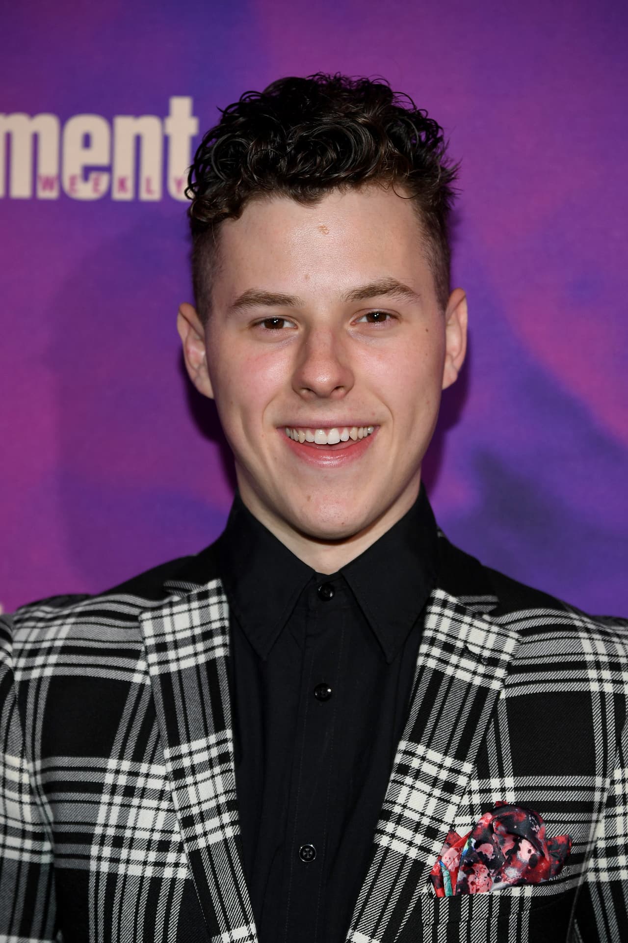 "Nunca olvidaré escuchar el primer álbum que cambió mi vida y me hizo darme cuenta de que no estaba solo […] Estas cosas me permitieron canalizar mis problemas y emociones negativas en algo positivo. Me hizo darme cuenta de que siempre hay una alternativa a la violencia y la agresión", expresó el actor.