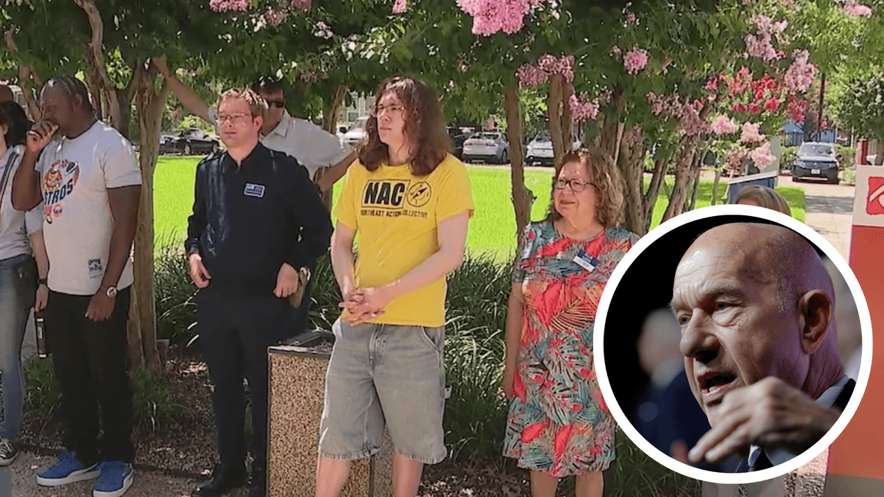 Algunos demócratas aseguran que alcalde de Houston colabora con ICE: piden dejar de apoyarlo