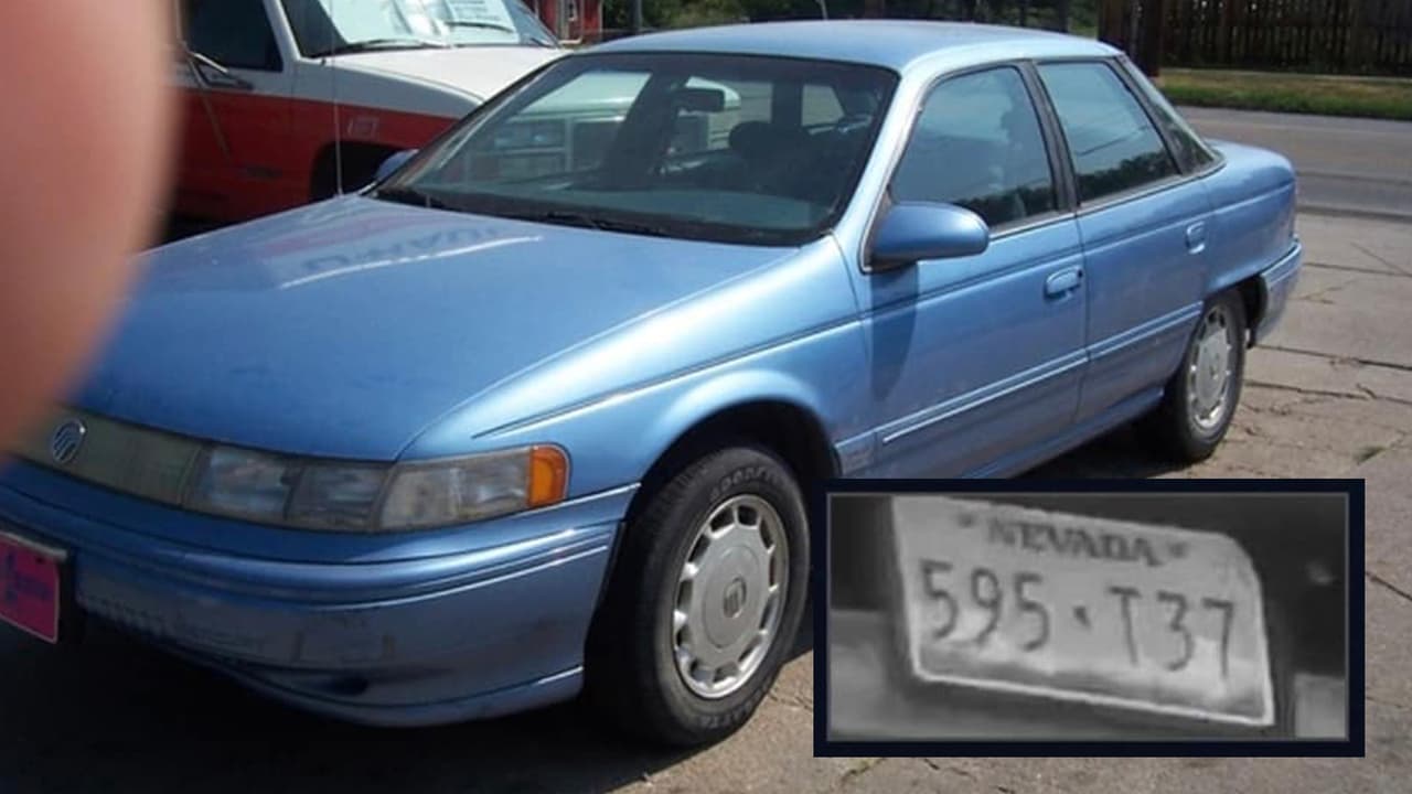 El vehículo que conducía Naomi Irion el día que desapareció es un Sedan de 4 puertas. "Por favor, salven a mi hija y tráiganla a casa", suplicó la madre de Irion en rueda de prensa.
<br>