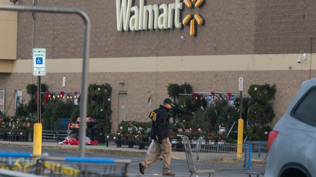 Hasta las 11:20 pm se declaró segura la escena.