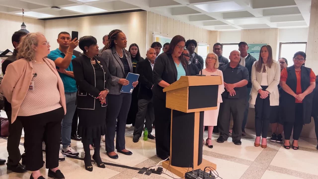 "Piensa que los hispanos son como piezas de ajedrez": Organizaciones pro-inmigrantes se presentan en el Capitolio de Tallahassee para hablar de la ley SB 1718