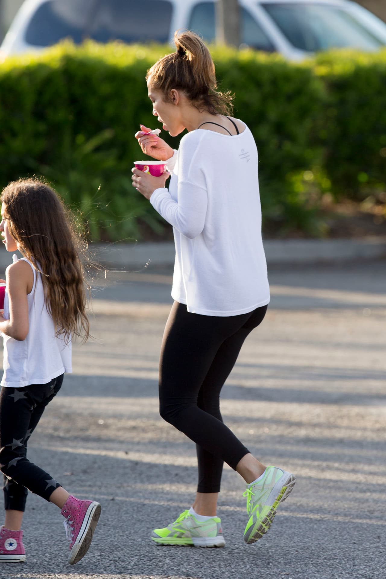 Emme, igual de linda que su mami famosa.