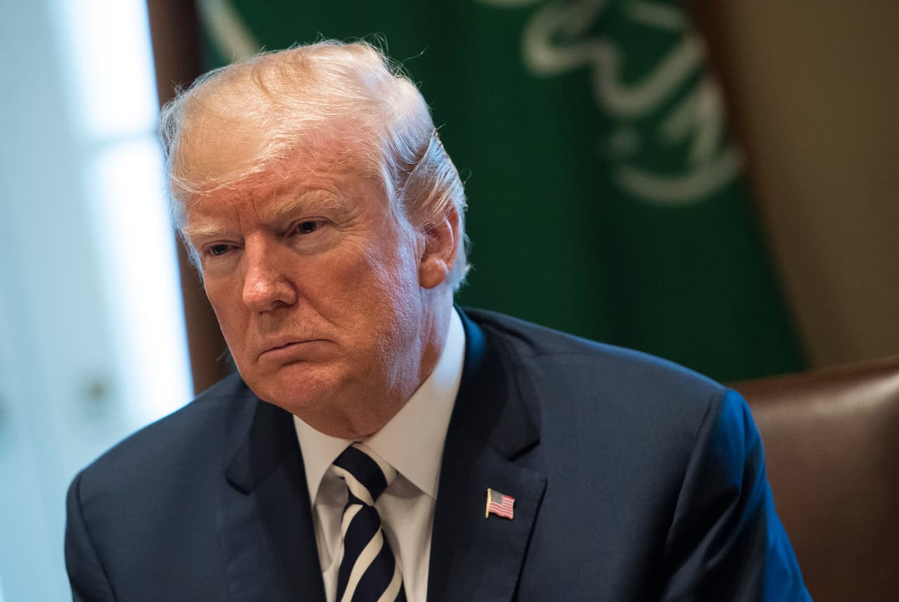 Trump intenta de nuevo vetar a la mayoría de los transgénero para servir en el ejército