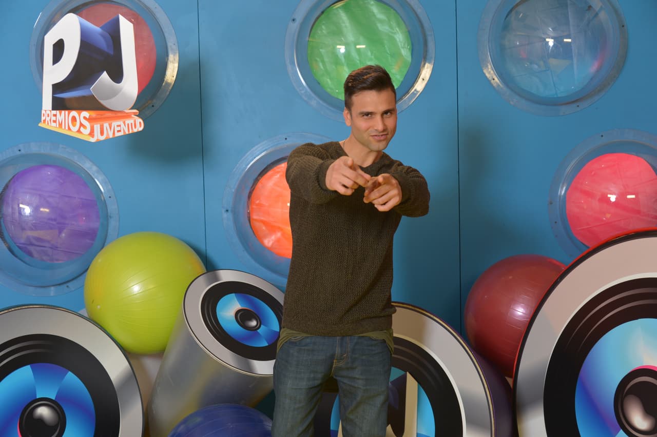 Christian te espera en Premios Juventud.