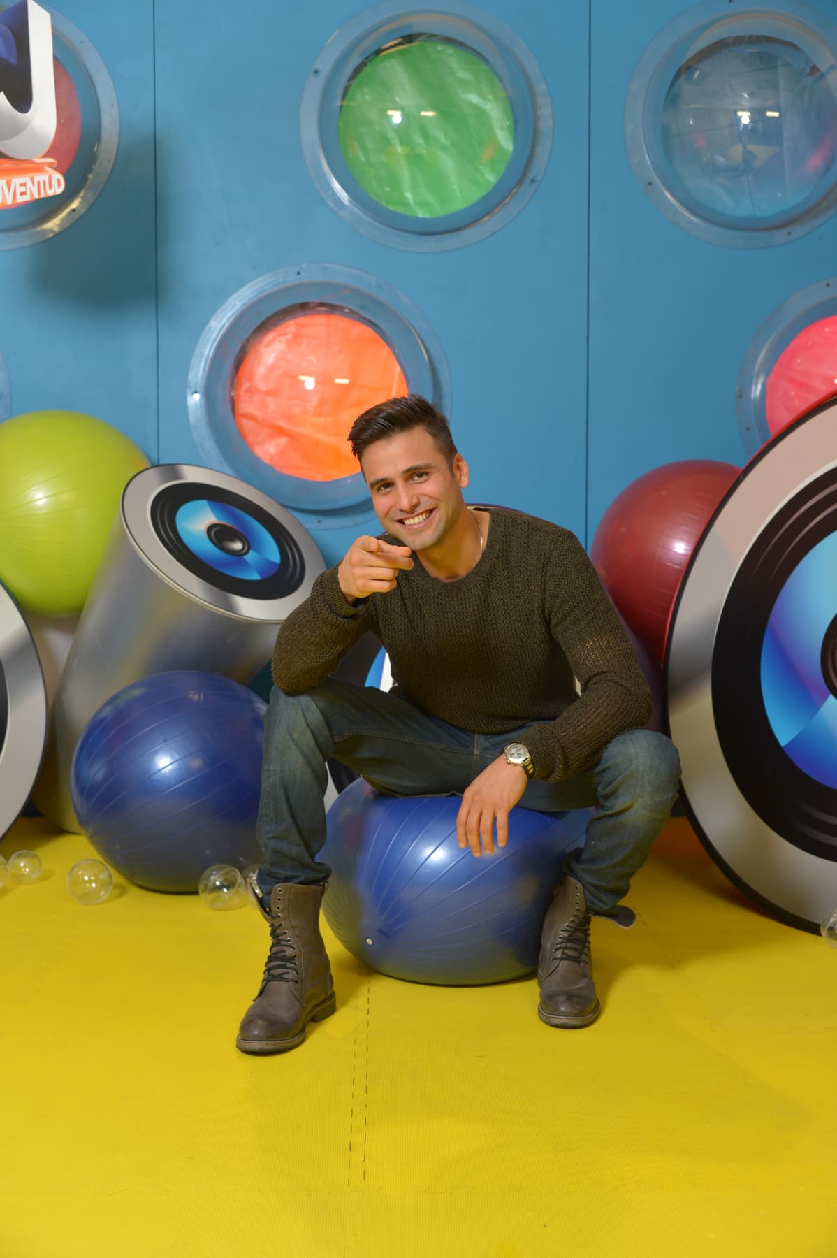 El boricua estará en el backstage de Premios Juventud.