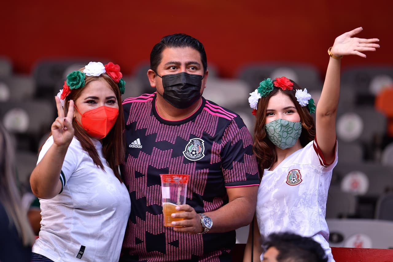 Los fans elebraron la victoria del local.