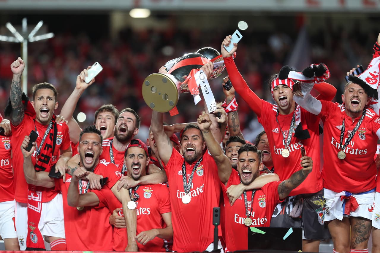 Los jugadores del Benfica celebraron la conquista del título 37 en la historia del club.