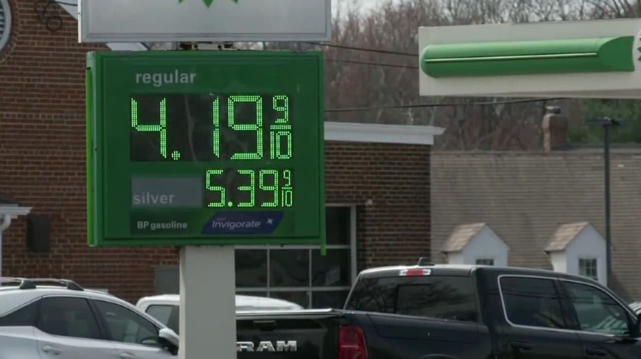 ¿Qué podría pasar con la economía en EEUU si se extiende la guerra con Irán? Experto desglosa el tema