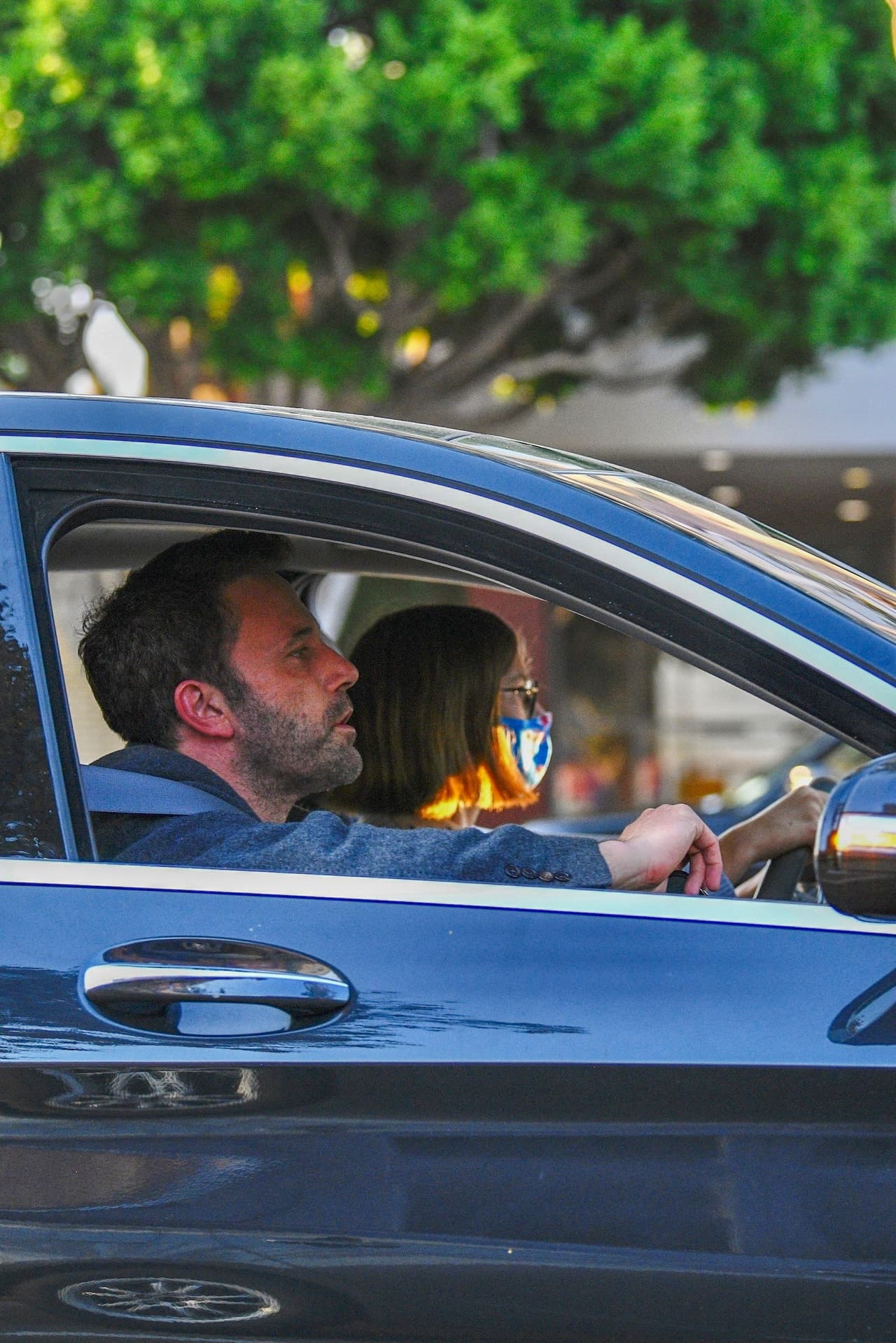 Eso les permite salir a la calle ante el volante bajo la supervisión de un conductor con licencia, como lo hizo Ben Affleck.
<br>