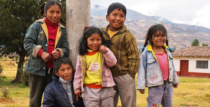 Tu tierra natal: cómo despertar en tus hijos el interés por ayudar a tu país natal