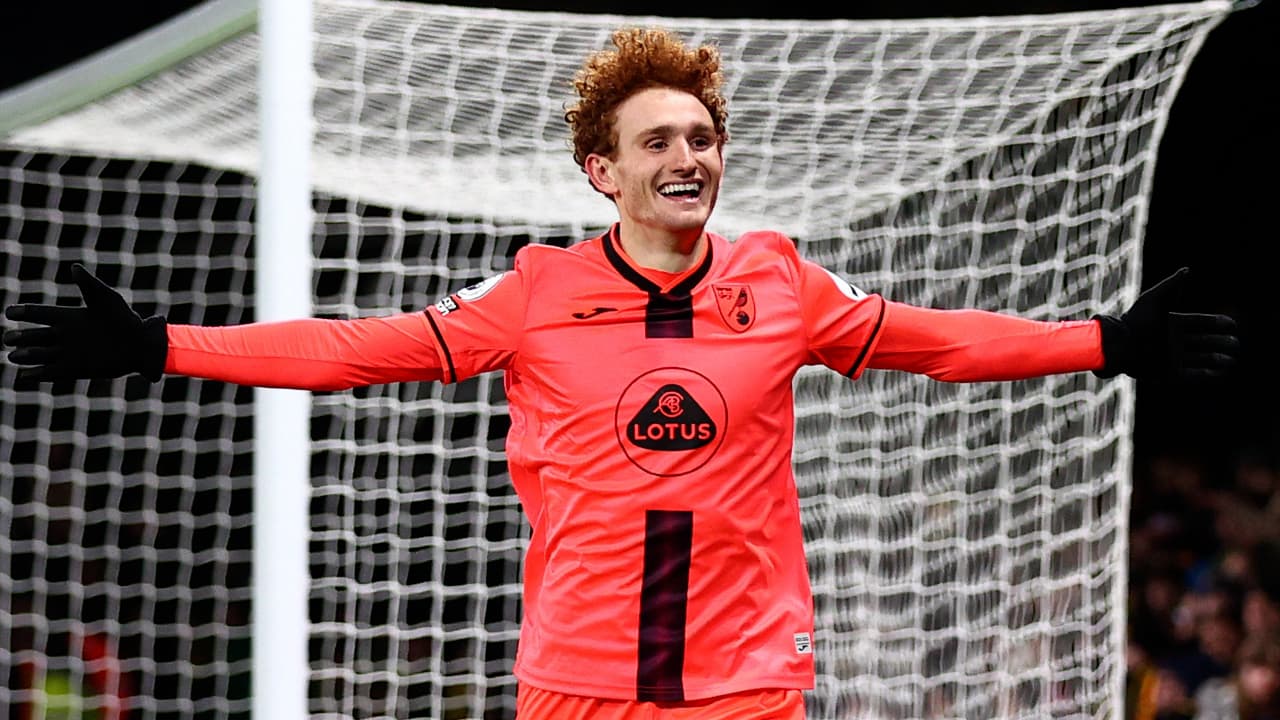 Josh Sargent saca al Norwich del descenso ¡con golazo de escorpión!