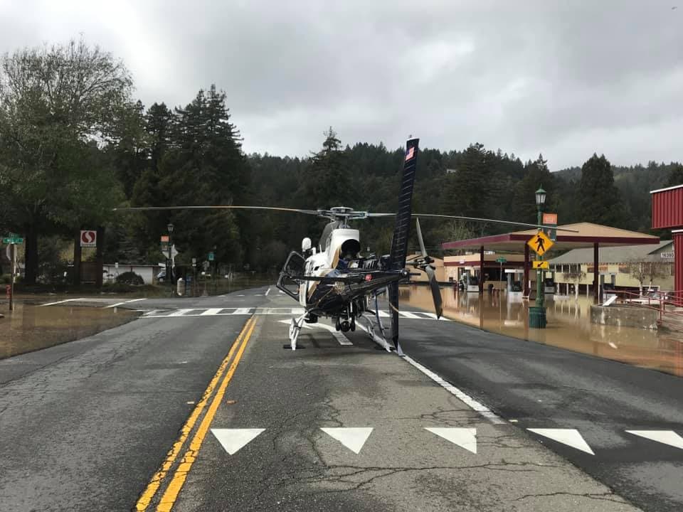 Alrededor de las 4:00 pm del martes, el condado de Sonoma emitió una orden de evacuación obligatoria para todos los residentes que viven en las inmediaciones del Russian River.