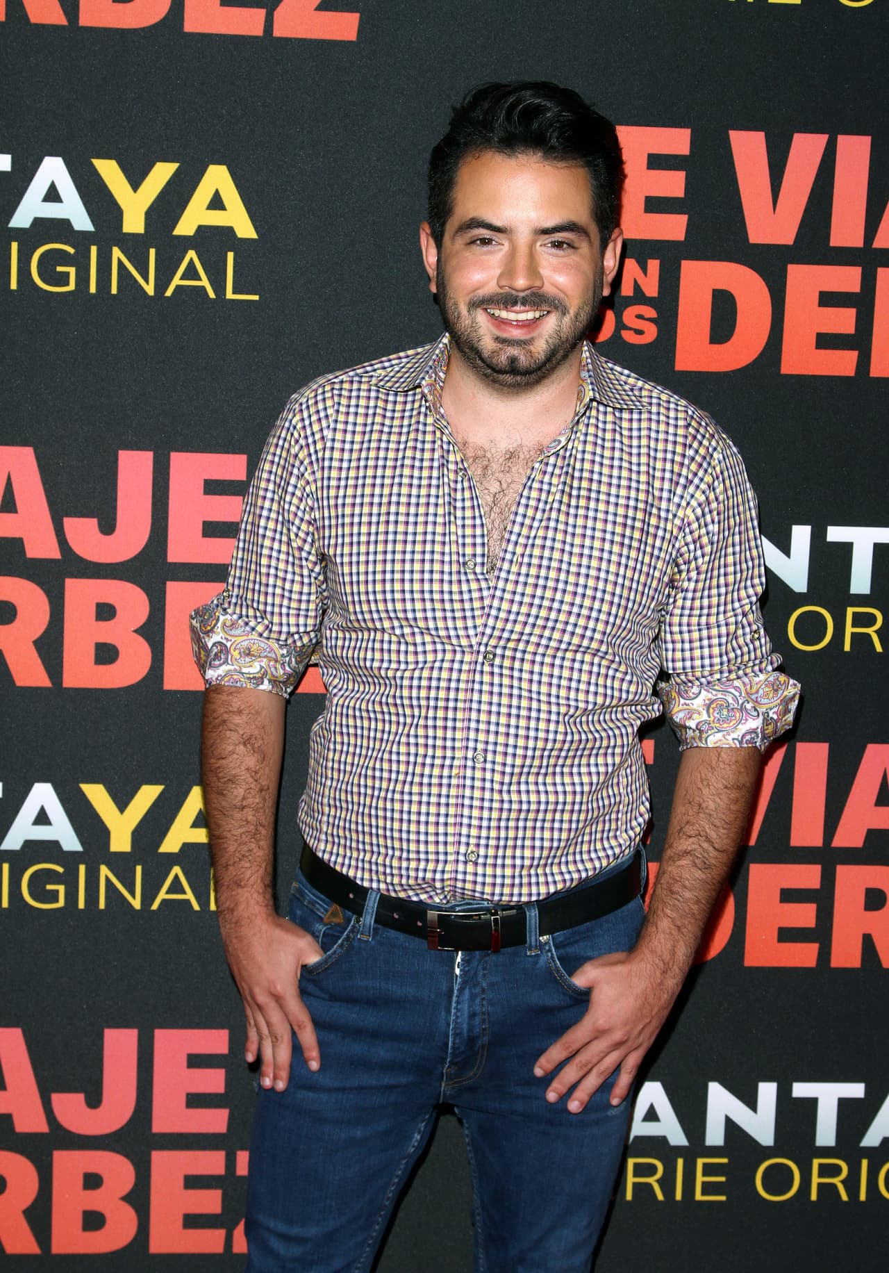 "Pues sí, por eso: 
<b>ya que la pinten</b> y que la quiten", pidió y se alejó para no continuar con el tema. 
<br>