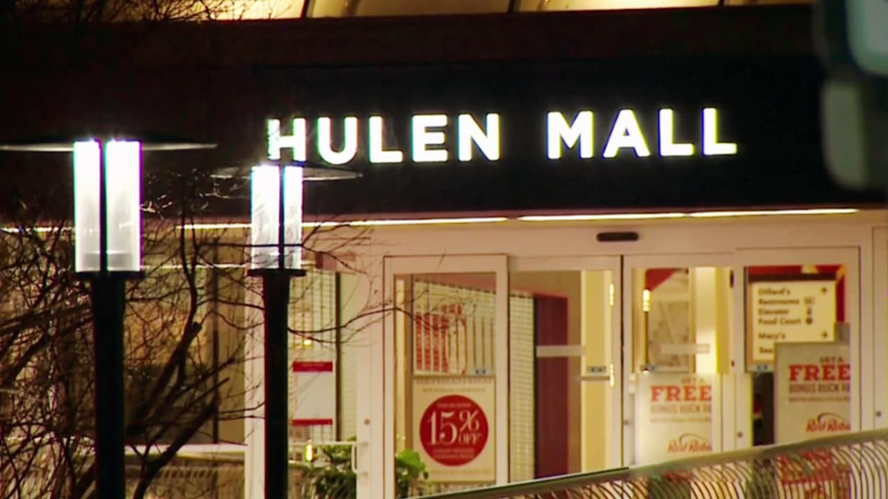 Peleas de jóvenes en centros comerciales alteran el día después de Navidad en al menos siete estados