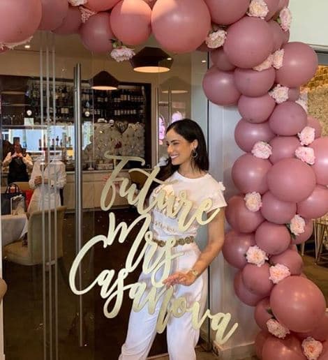 "Desde niña amo los detalles y así fue mi día de hoy... lleno de detalles y amor", refirió la también modelo puertorriqueña.