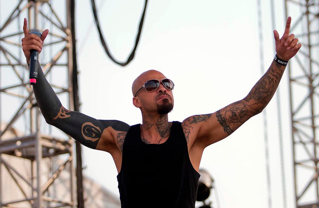 El grupo mexicano de hip hop
<b>Cartel de Santa</b>, sin embargo, también tiene una colaboración con
<b>Big Man</b> y el tema, ‘
<b><a href="https://www.youtube.com/watch?v=GQDo2KhVqO8" target="_blank">Doctor Marihuana</a></b>’.