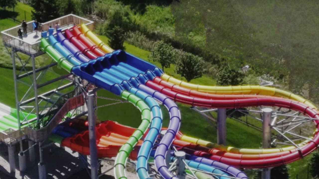 Raging Waves, el parque acuático más grande de Illinois, al oeste de Chicago