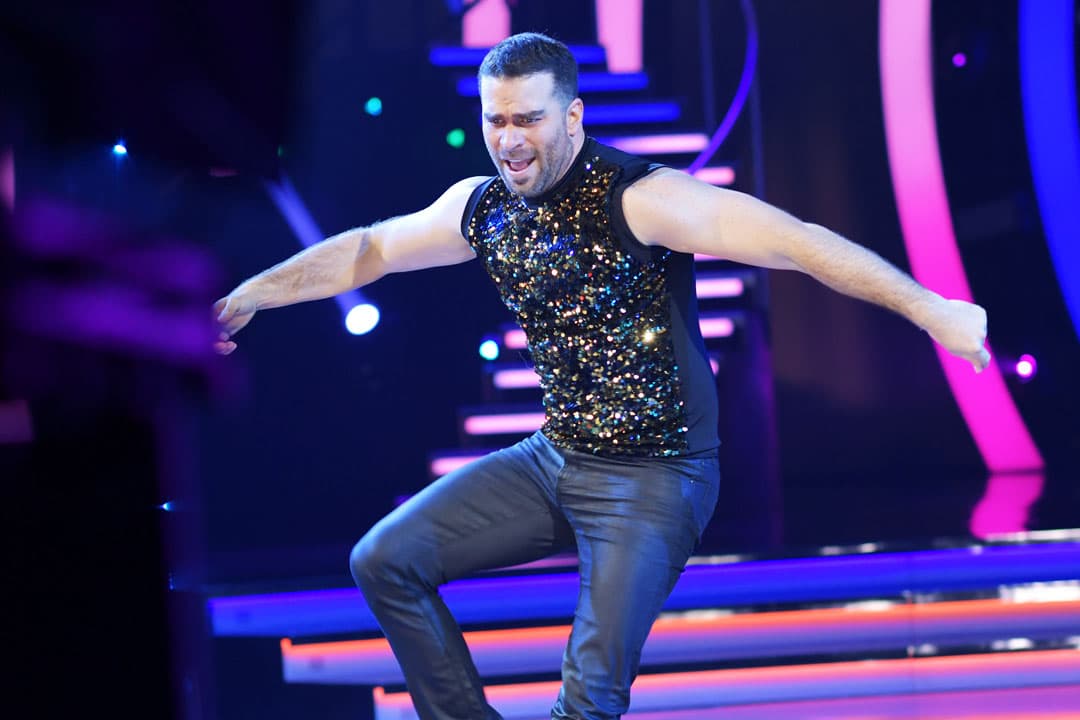 Johnny Lozada fue uno de los jueces que quedó más impresionado con el desempeño de Alejandro y le confesó que no esperaba verlo bailar de esa manera.