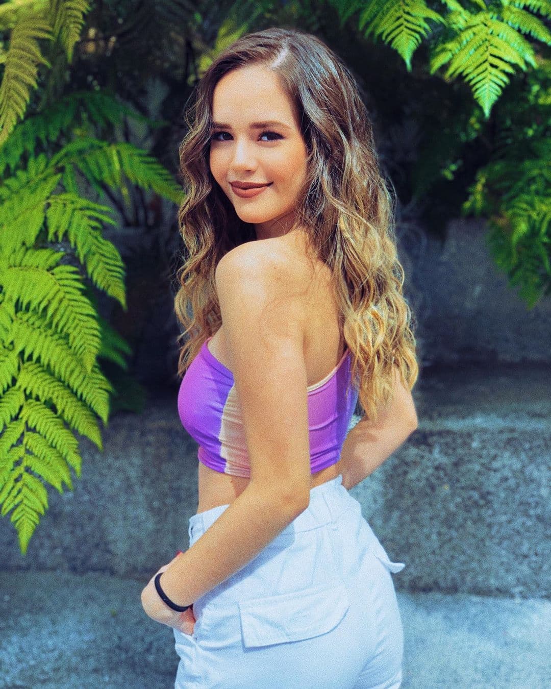 La joven aseguró a la revista que 
<b>mantiene contacto con el cubano a través de Instagram</b>, plataforma en donde Saraí ha mostrado lo mucho que ha crecido.