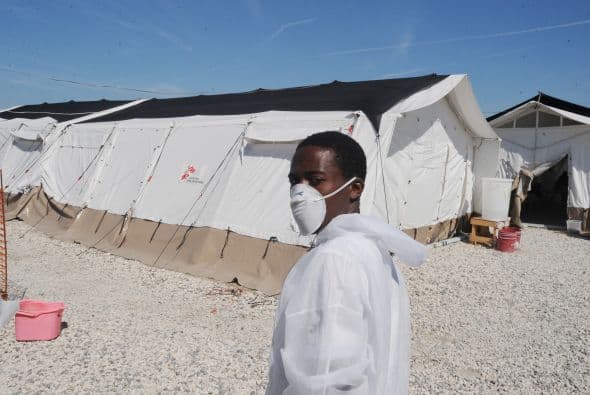 "Son muchos los proyectos, detalles y contratos del proceso de reconstrucción que debemos conocer", insistió. Paterson, quien se tuvo que ir antes de concluir la cita, lamentó no haber recibido de forma anticipada la propuesta de plan estratégico.