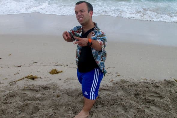 Juanito y su pose de galán.