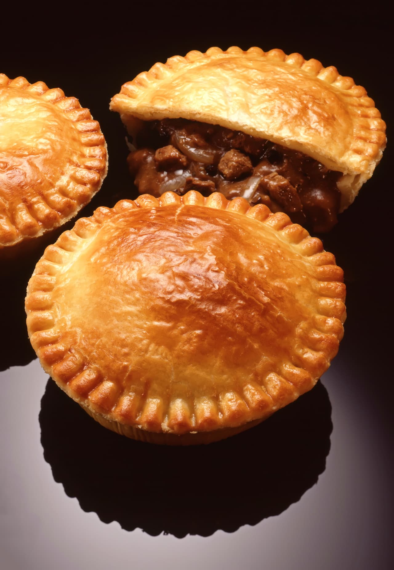 Si no te gusta que la parte superior de dore demasiado, puedes cubrirla con papel aluminio durante el tiempo de cocción y retirarlo veinte minutos antes de que este listo para que se dore solo un poco.