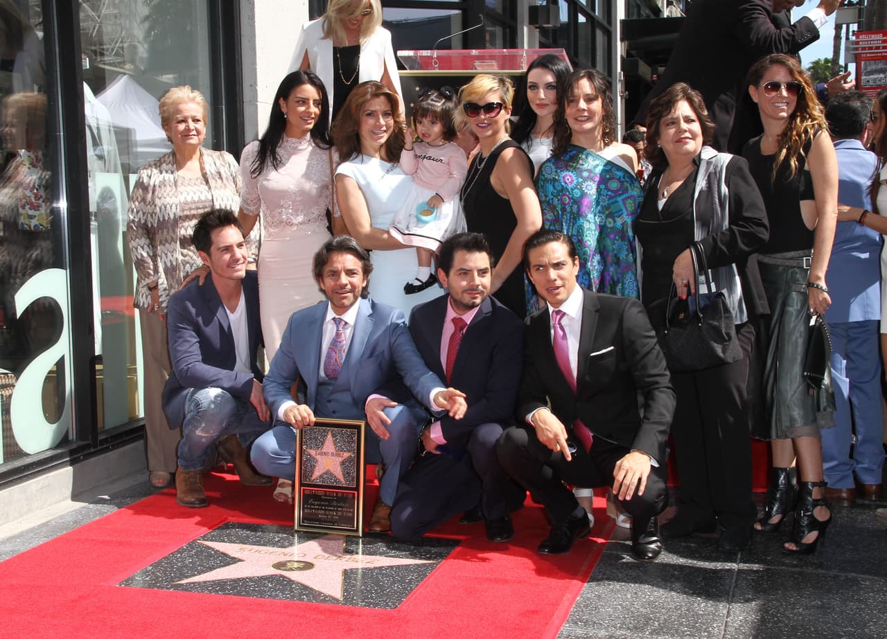 Toda la familia reunida para la ceremonia.