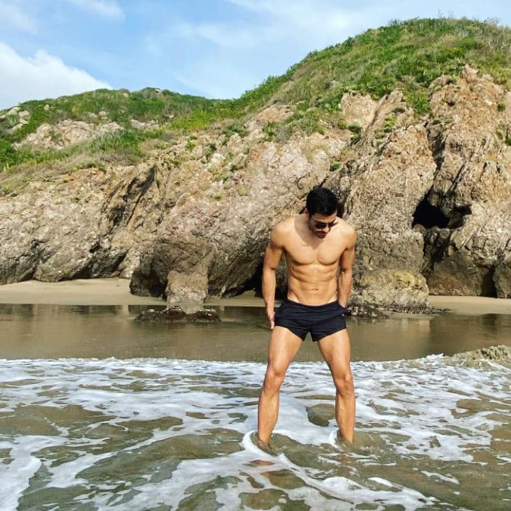 Por tres días seguidos, el cantante cautivó Instagram con su “cuerpazo”, siendo la foto del 30 de diciembre de 2019, la favorita de muchos. Recibió más de 664 mil Me Gusta.