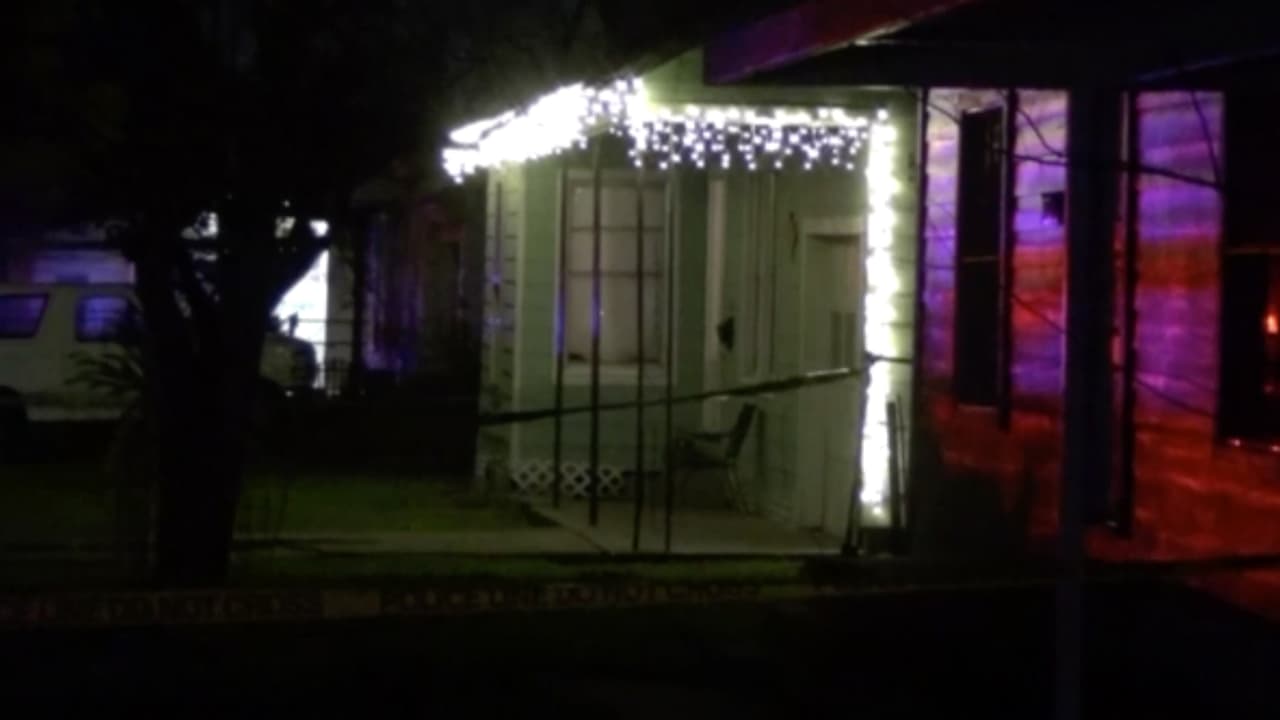 <b><a href="https://www.univision.com/local/houston-kxln/hallan-muertos-cuatro-personas-galena-park-homicidio-suicidio-hcso" target="_blank">Los hechos ocurrieron </a></b>el sábado 18 de febrero alrededor de las 10:30 pm, la madre de las jóvenes no estaba en casa, había ido a trabajar de acuerdo con Ed González, sheriff del condado Harris.