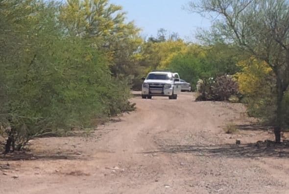 Los agentes tenían una orden de arresto en su contra.