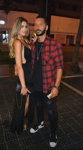 Otros famosos, como el cantante J Balvin, también reaccionaron a las fotos de Ariadna y Cedric como pareja.